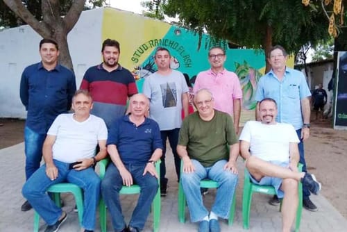 Turfistas reunidos no Hipódromo do Aquiraz